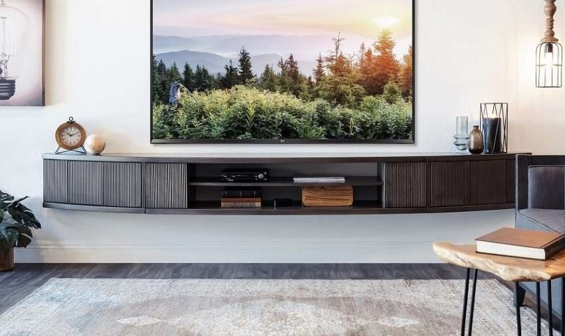 Kích Thước Kệ TV Treo Tường Cổ Điển và Tân Cổ Điển